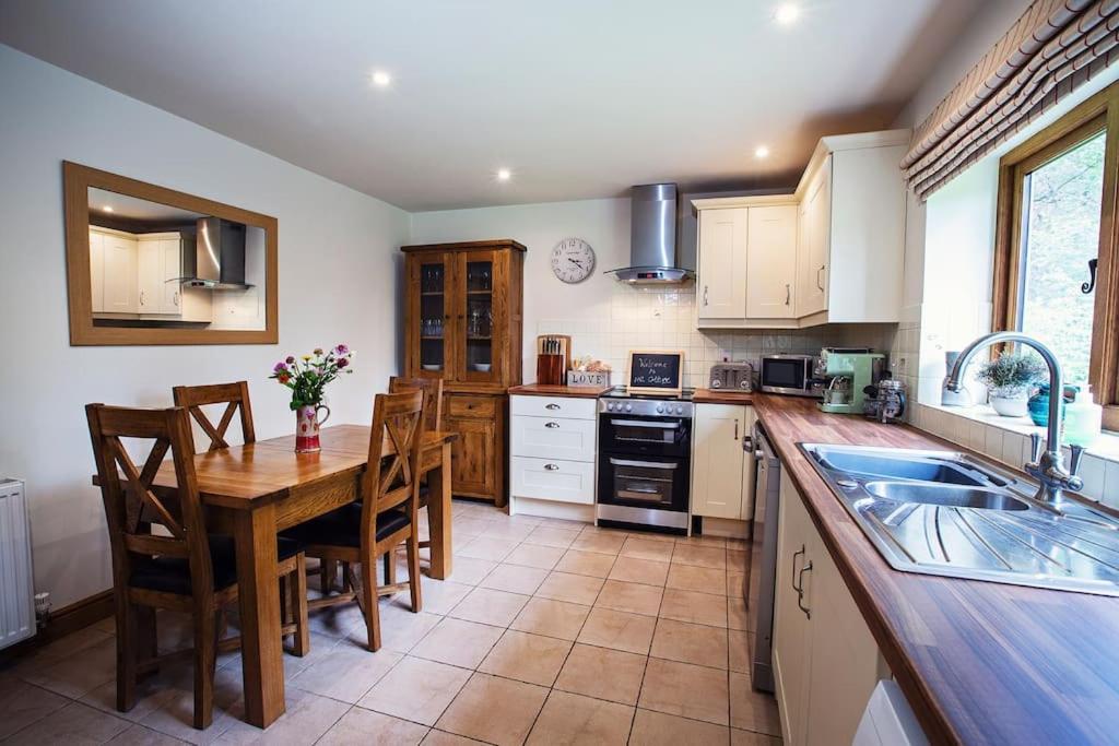 Cabalva Mill Cottage - Very Private And With Views Over The River Wye Clifford Exteriör bild
